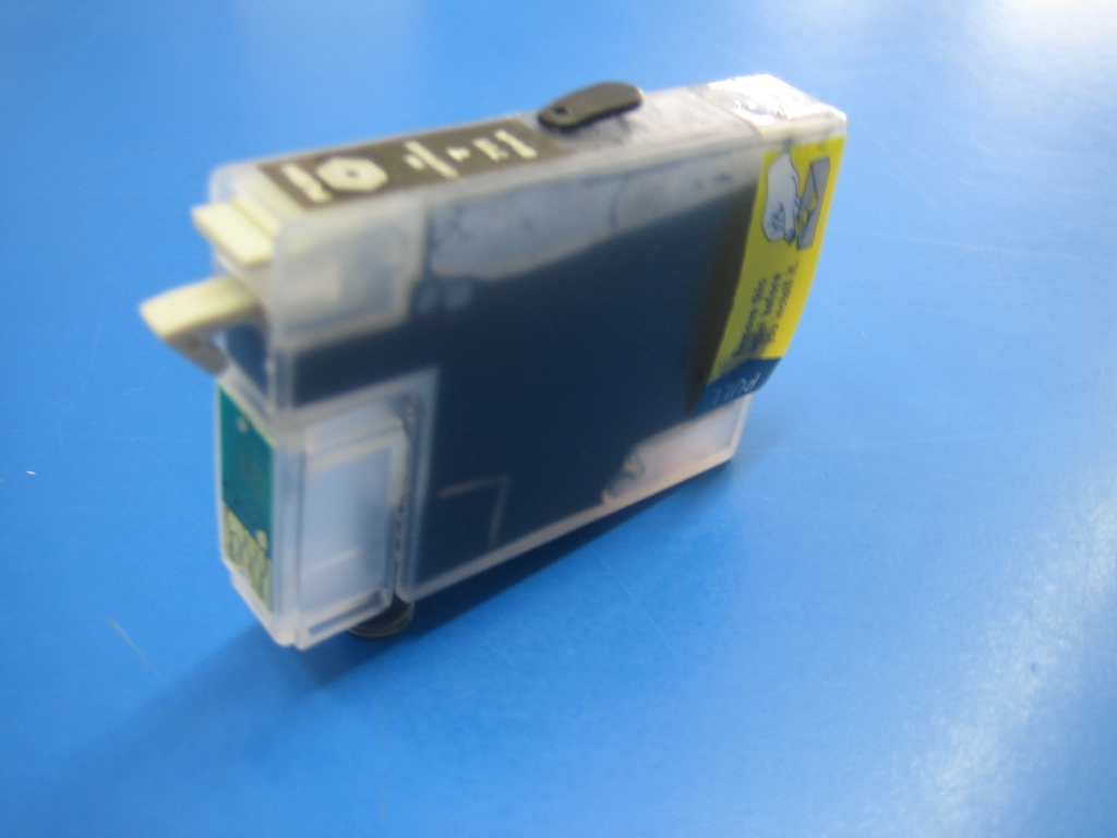 CARTUCCIA COMPATIBILE RICARICABILE AR EPSON T0711 NERO.